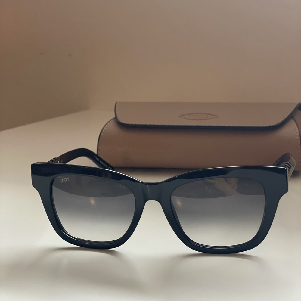 SALE!!!Tod's 53mm square sunglasses